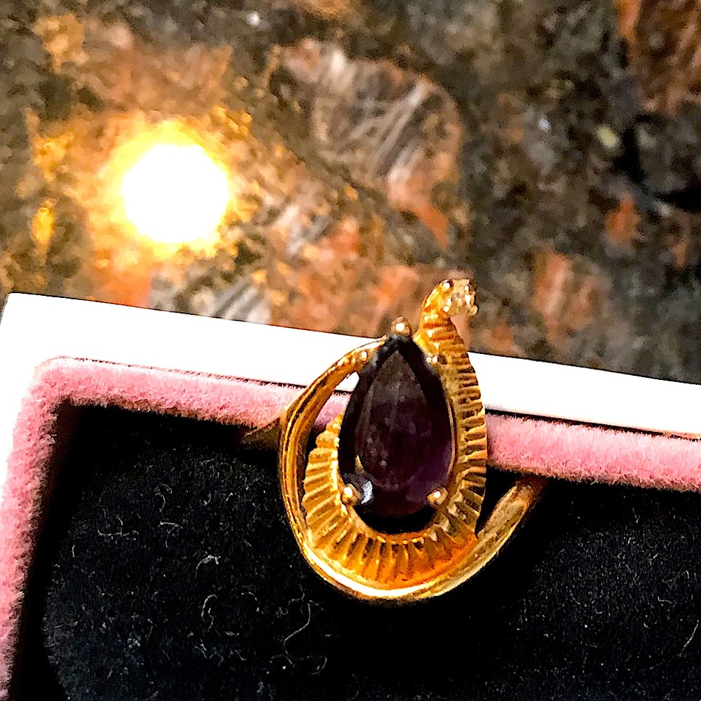 Stunning 14k gold ring sz6 w purple amethyst& diam